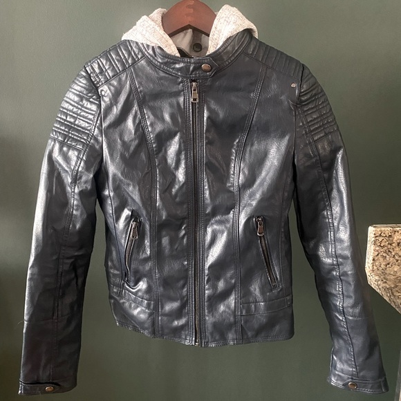 Faux black leather jacket with grey hood - Picture 2 of 5